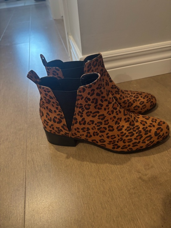 Joe Fresh Shoes - Jillian Harris x Joe fresh Leopard Print Chelsea Ankle Boots size 8